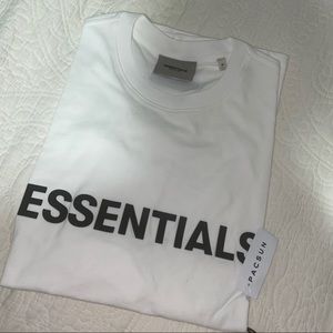 ESSENTIALS T-SHIRT